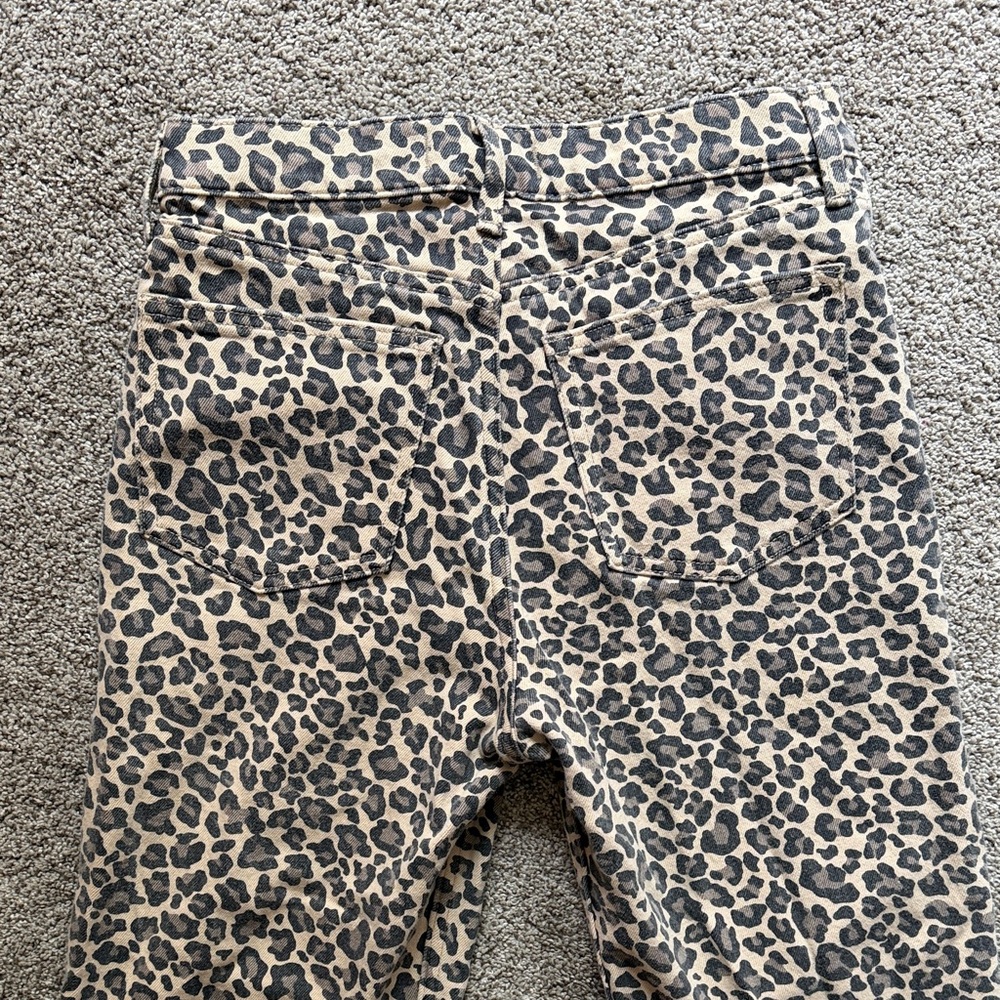 A & F 90’s Relaxed High Rise Jean - leopard print - Picture 3 of 3